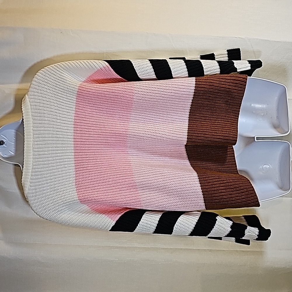 2/$20 Wishlist M/L Multi Ribbed Sweater - Picture 6 of 9